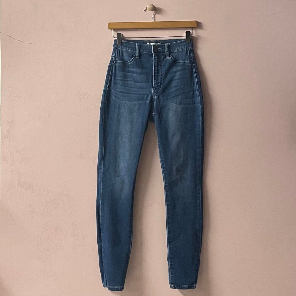 Charlotte Russe Refuge Medium Dark Wash High Waisted Skinny Jeans Size 4